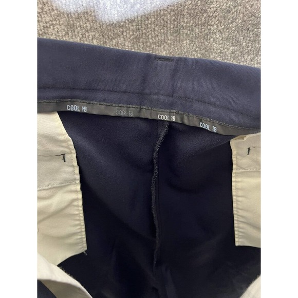 Haggar Cool 18 Chino Shorts Mens Size 36 Navy Blue Polyester Pockets Pleated - Picture 10 of 10